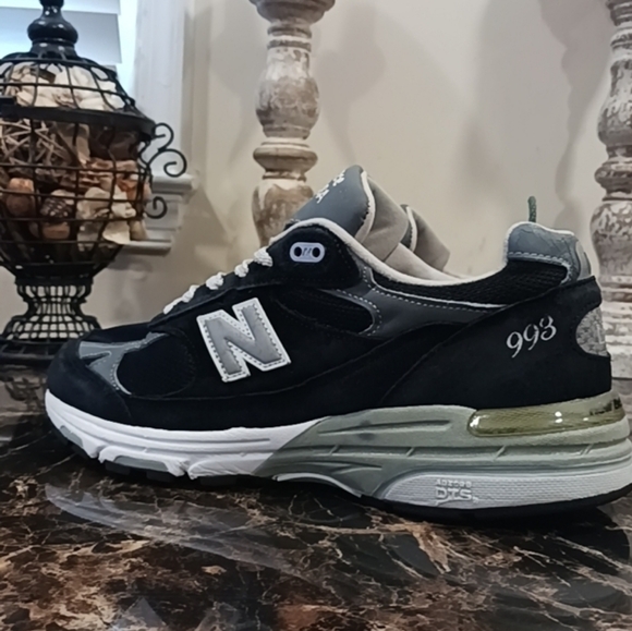 New Balance Classics 993 Made In The USA Lifestyle Shoes Size 8 Men/9.5 … - Picture 11 of 11